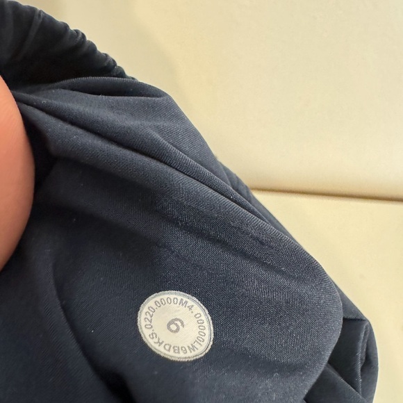 Lululemon Wanderer Cropped Jogger - Picture 8 of 10